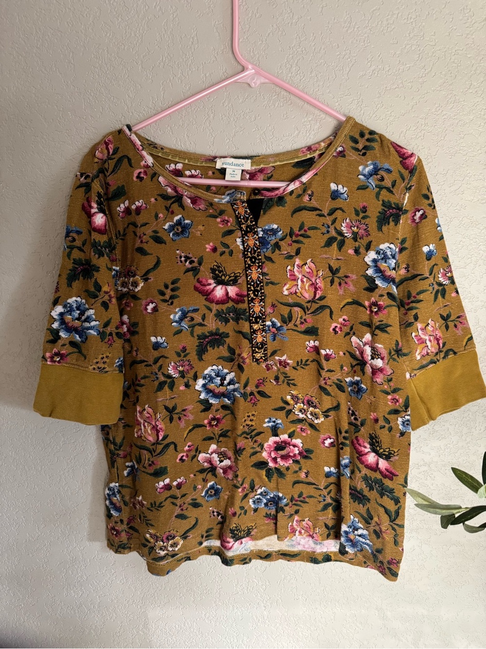 Sundance Medium Mustard Floral Embroidered Henley Top Cotton 3/4 Sleeve Boho
